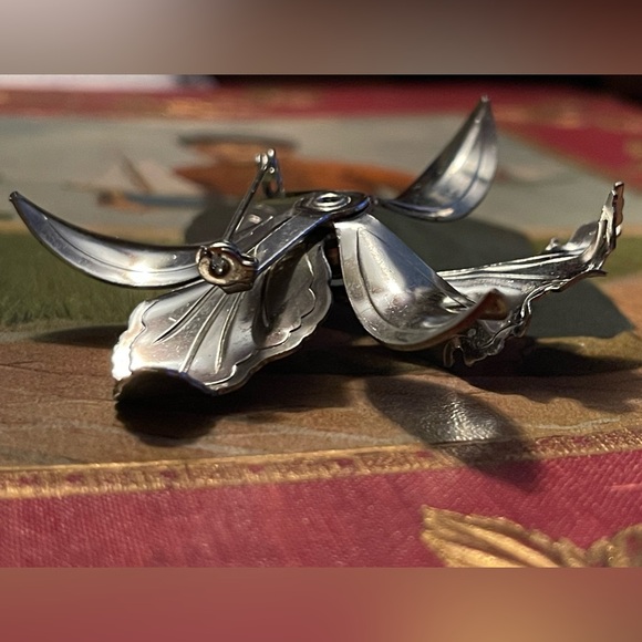 Vintage Art Nouveau Style Silver Tone large Lily Flower Brooch 🌺 - Picture 4 of 14